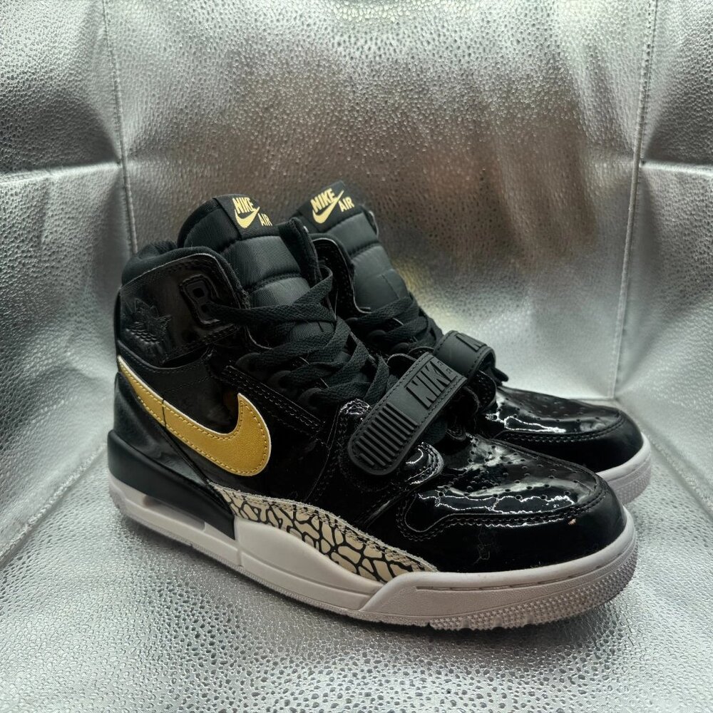 Size 9.5 Nike Air Jordan Legacy 312 Mens Black Gold Athletic Sneakers AV3922-007